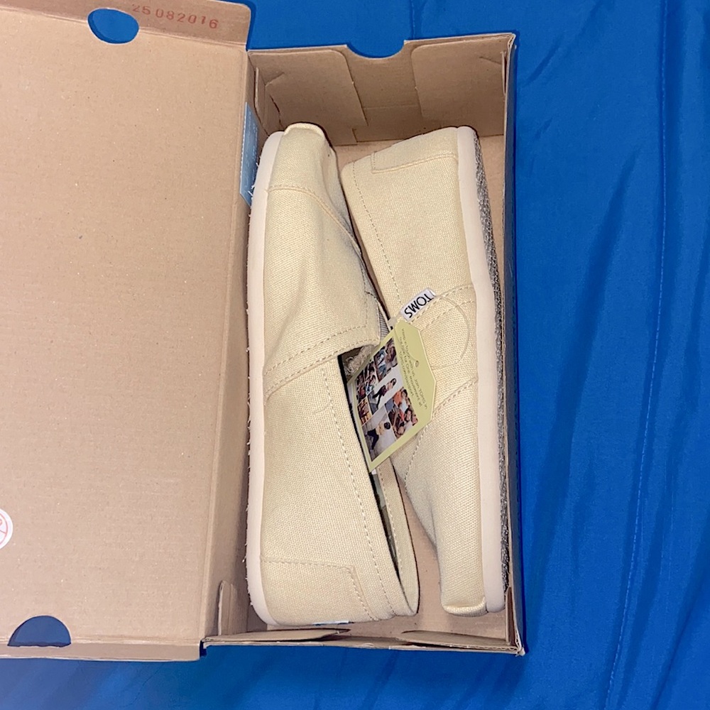 Tom’s shoes (men’s).